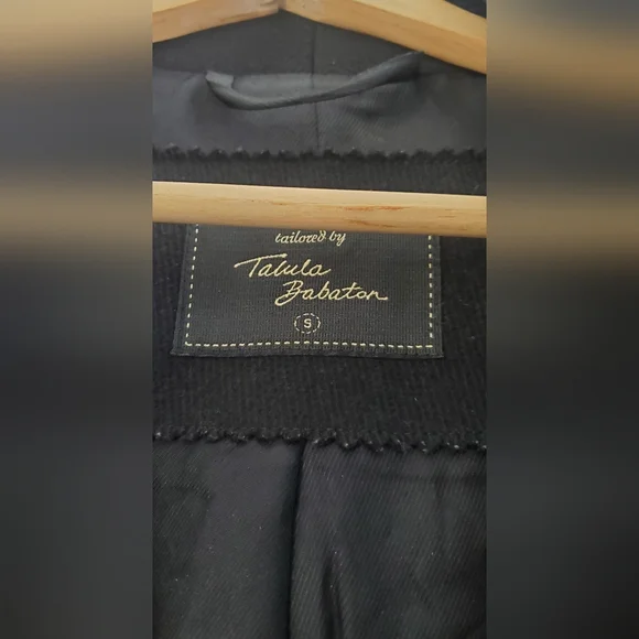 Aritzia Talula Babaton Peacoat. Damages Arm See Photos. Size Small - Picture 2 of 5